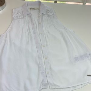 ABERCROMBIE KIDS sleeveless button down blouse